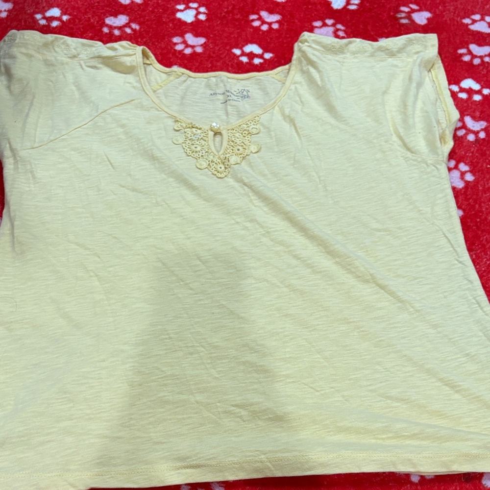Allyson Whitmore Yellow Short Sleeve Top with Lace Accent